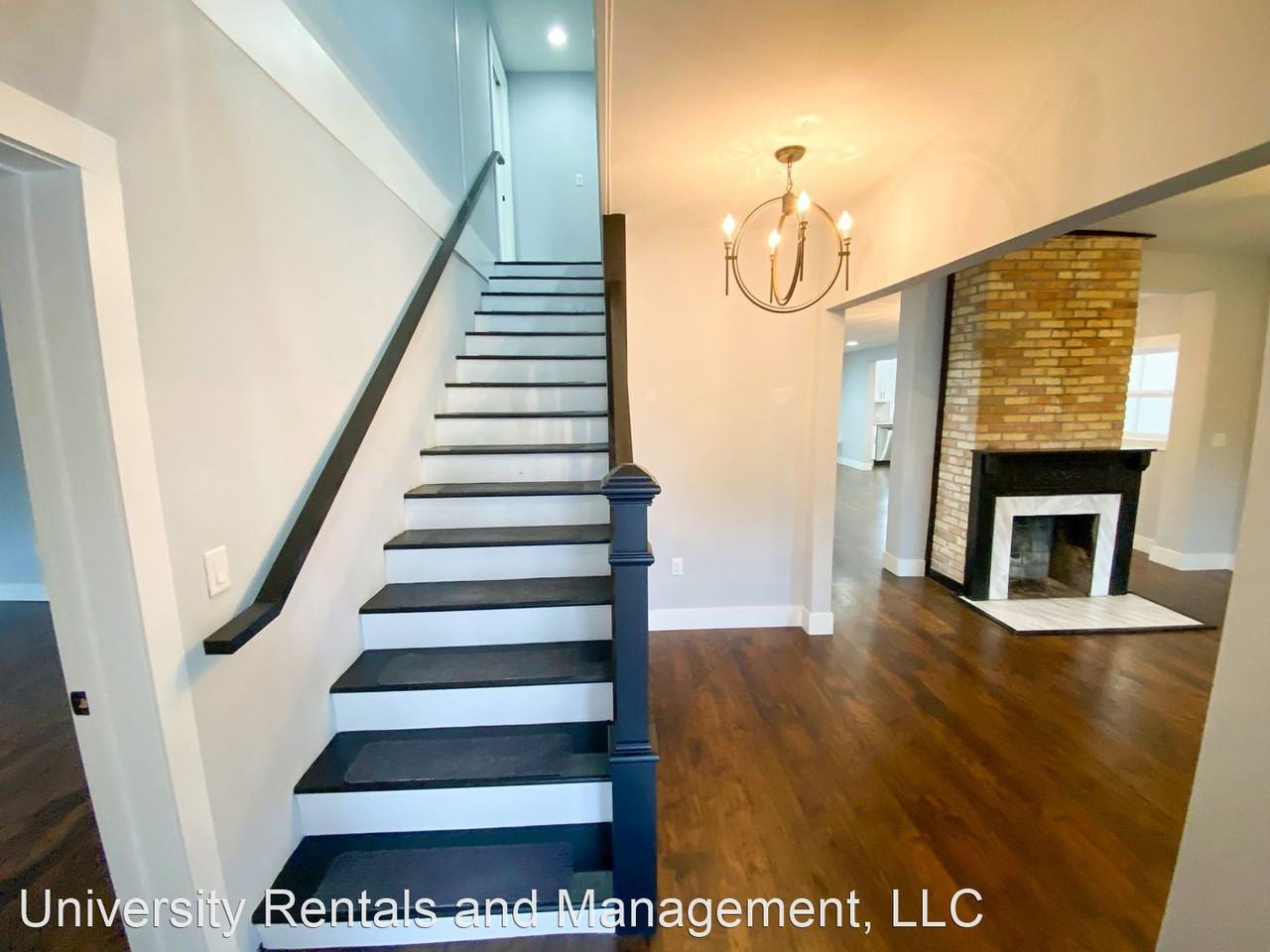 403 Ne 9th St - Photo 2 of 45