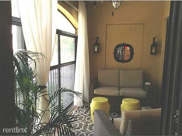 502 SW 158th Ter - Photo 3 of 18