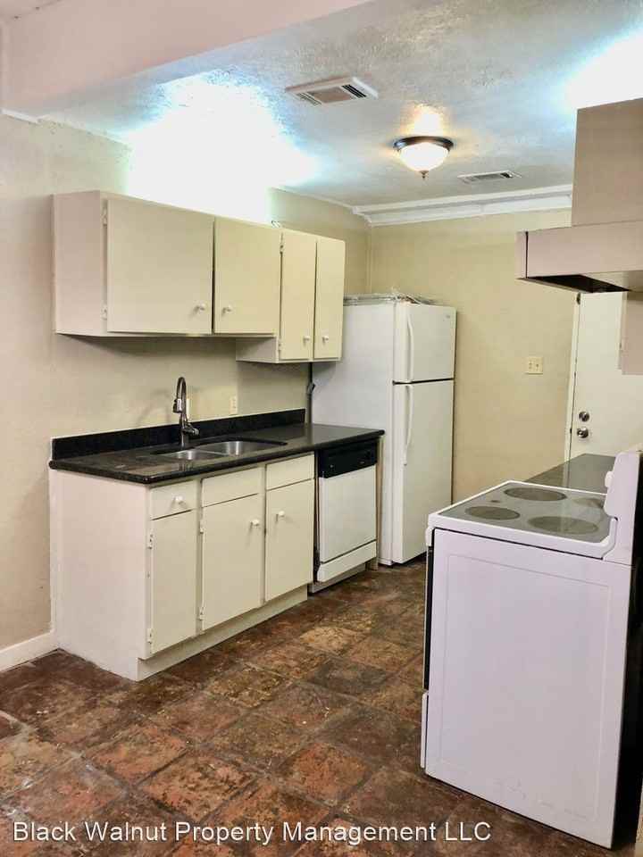 Cozy and Comfortable Townhome - Photo 3 of 37