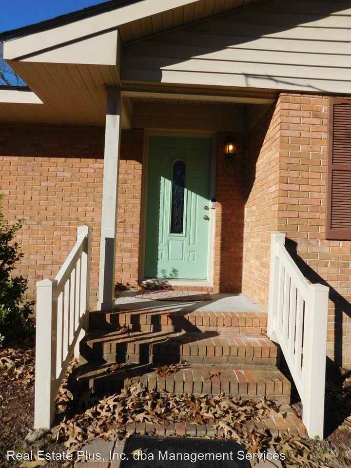 3606 Wedgewood Dr - Photo 3 of 33