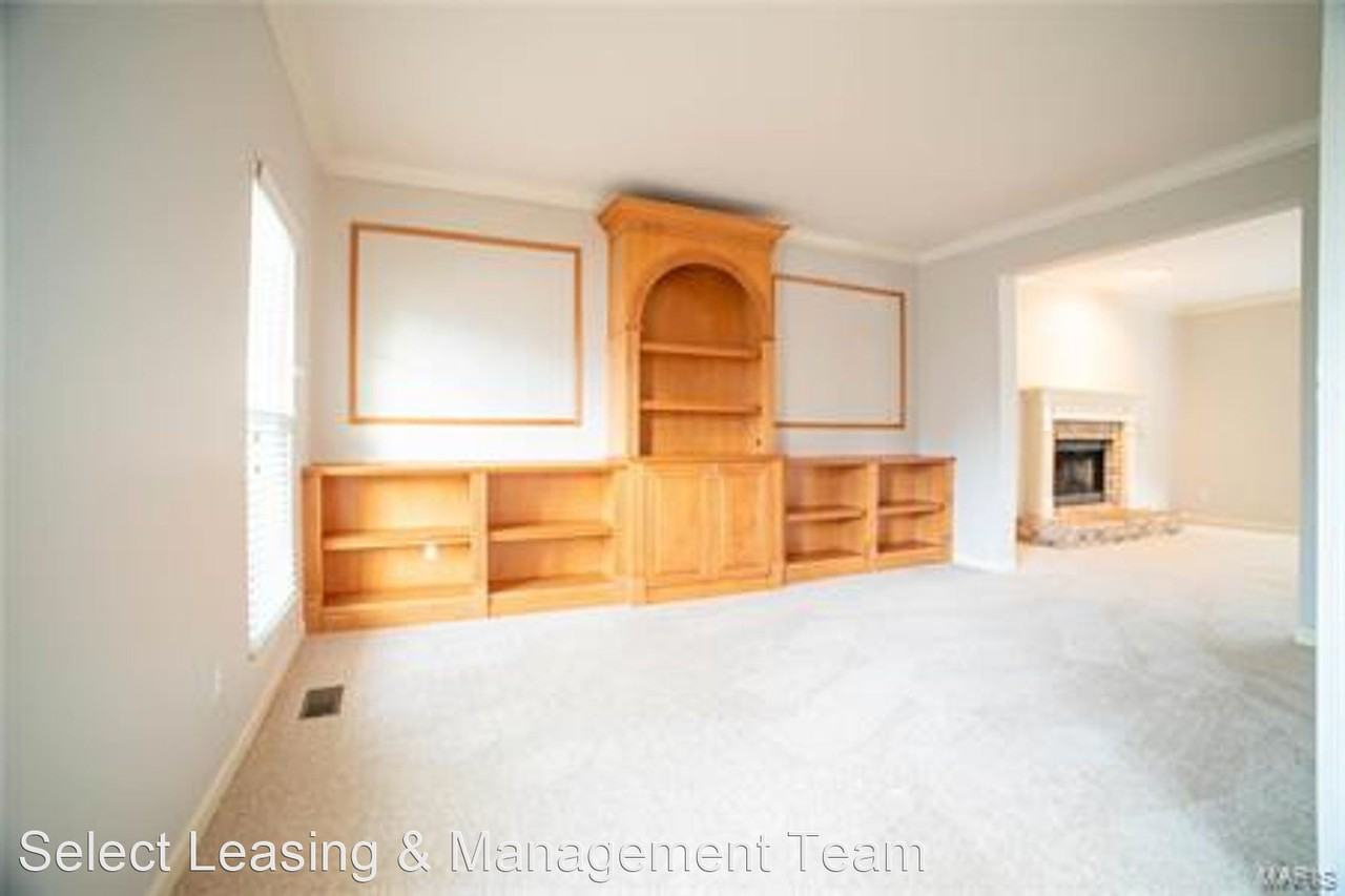 570 Castle Ridge Dr - Photo 2 of 32