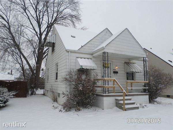 14988 Paris St - Photo 2 of 5