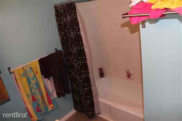 La Jolla Condominiums - Photo 3 of 8