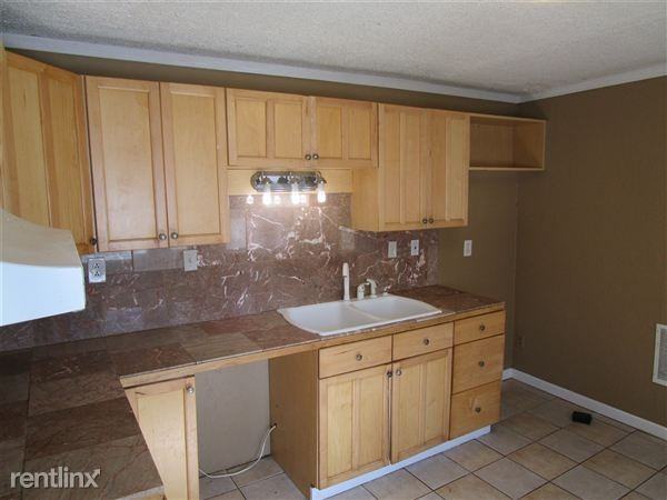 1097 E Schumacher St - Photo 2 of 5