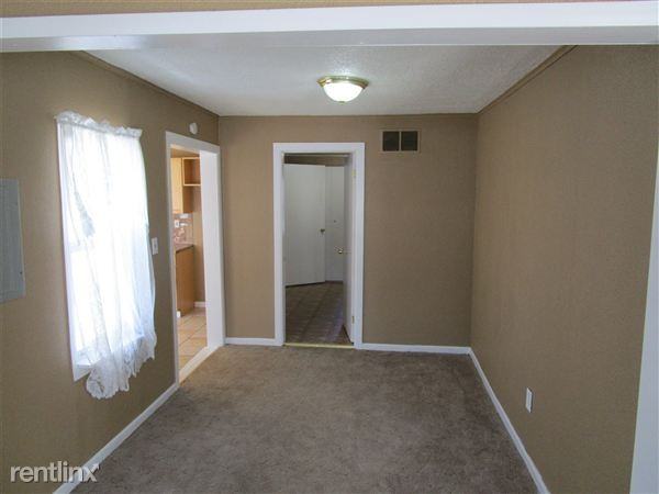 1097 E Schumacher St - Photo 3 of 5