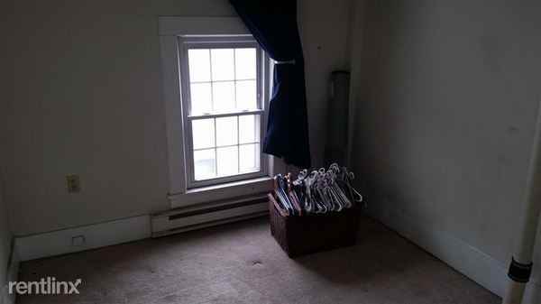 307 W 6th St - Photo 2 of 10