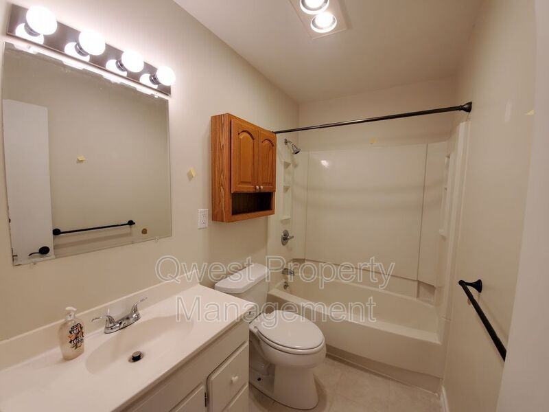 1647 Mason St Ne - Photo 3 of 9