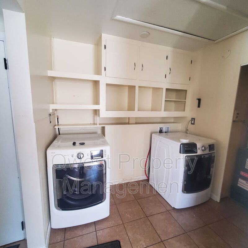 1647 Mason St Ne - Photo 7 of 9