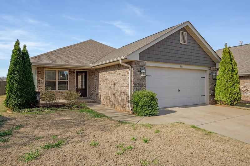 808 Willow Shoals Dr Sw - Photo 2 of 7