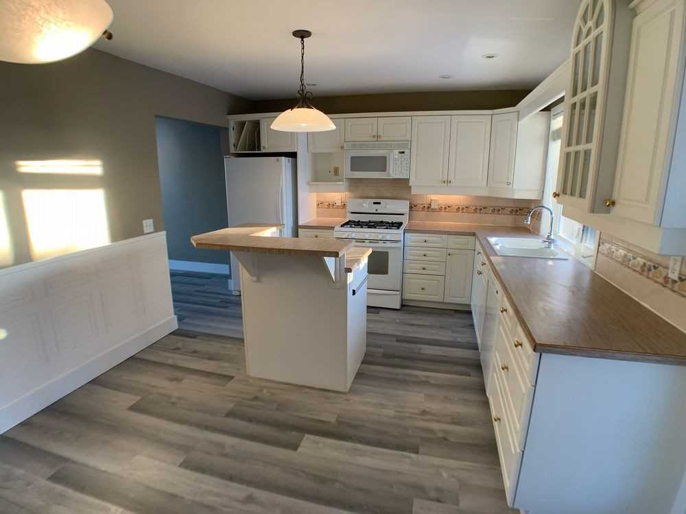 154 Oaks Cres - Photo 3 of 22