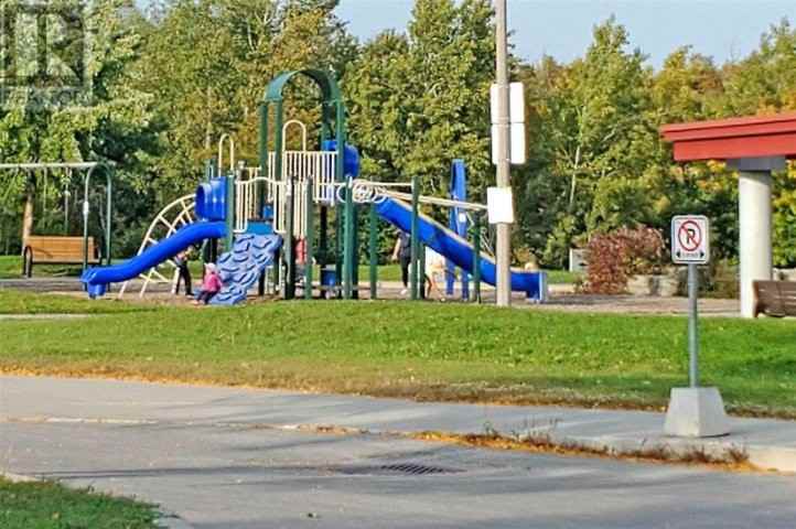 49 Loyal Blue Crescent - Photo 3 of 15