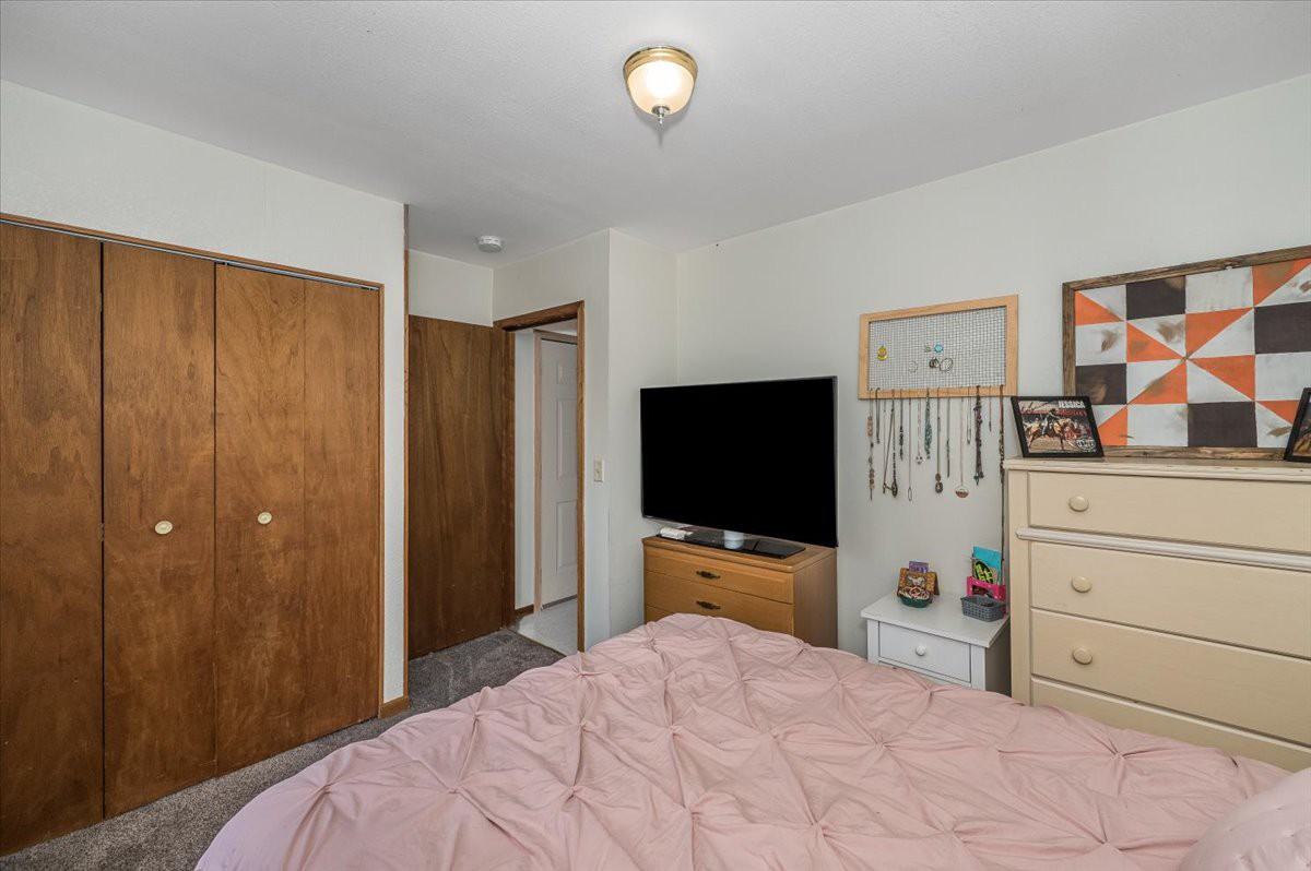 1923 Iowa Avenue - Photo 3 of 14