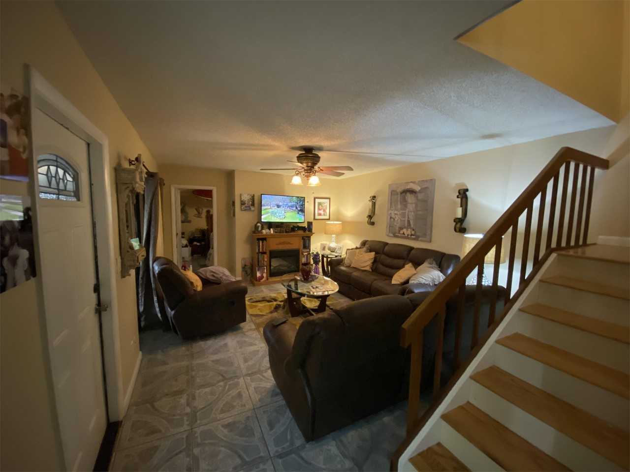 1011 Springdale Cir #1 - Photo 7 of 9