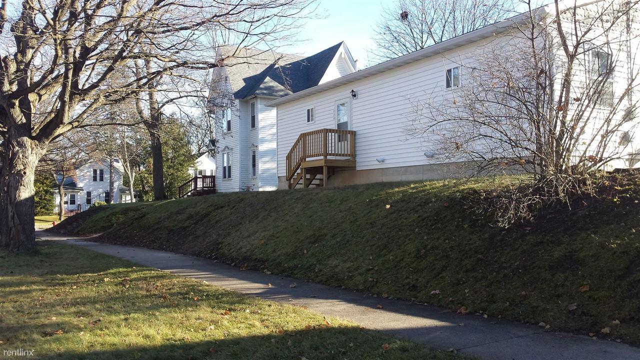 316 Locust St - Photo 3 of 24