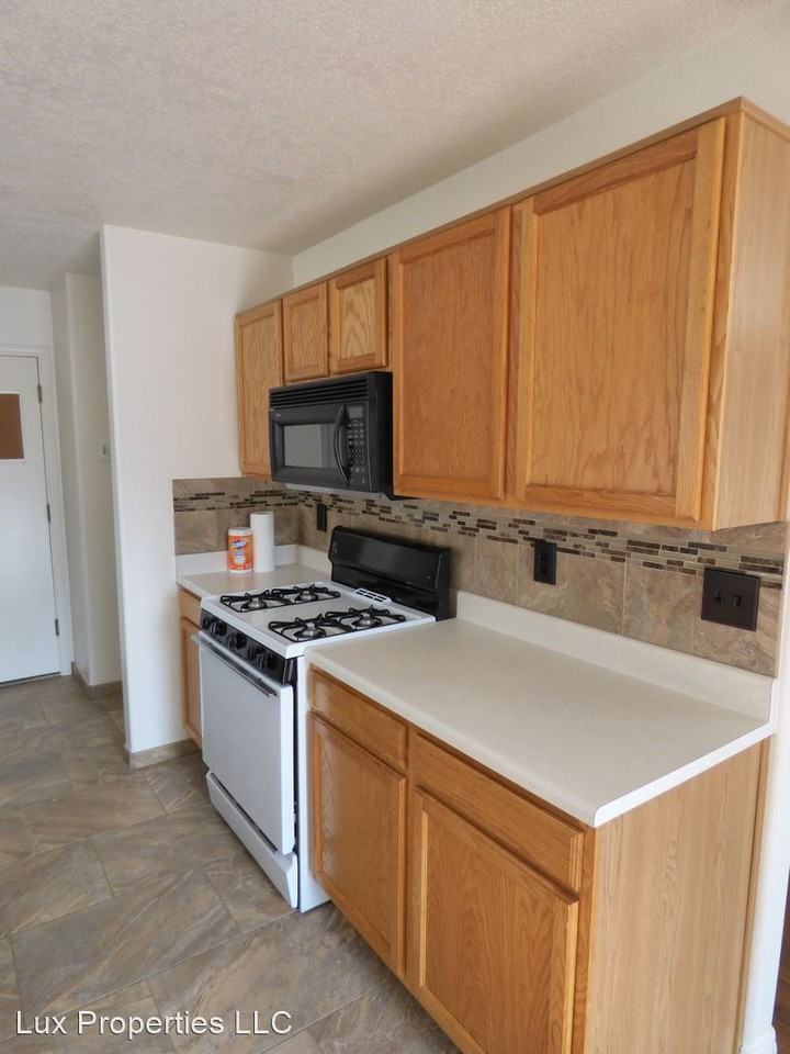 1404 Villa Montana Ne - Photo 2 of 11