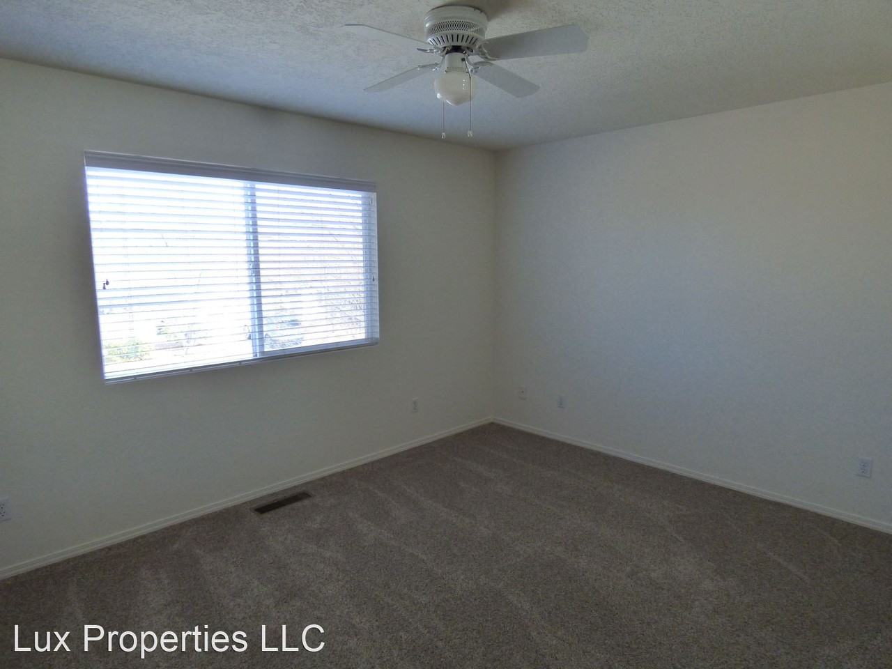 1404 Villa Montana Ne - Photo 3 of 11