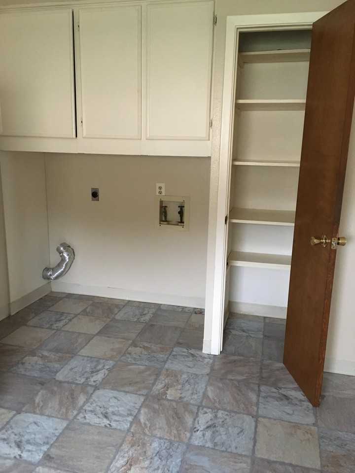 1271 Old Goliad Rd #7 - Photo 3 of 7