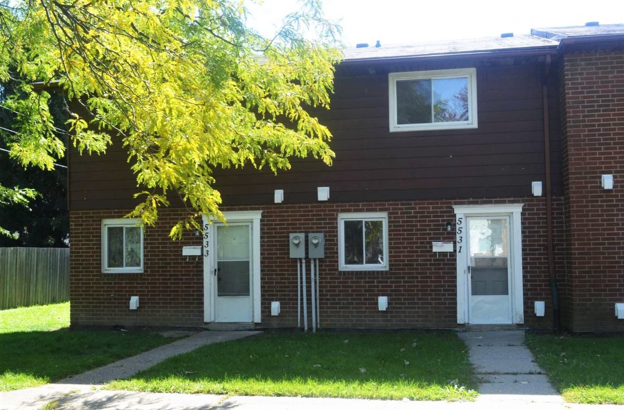 East Park Square Townhouses - Photo 2 of 12