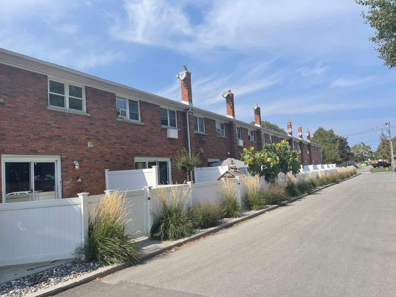 635 Indian Rd N, Sarnia, ON N7T 7P1 2 Bedroom House for 1,550/month Zumper