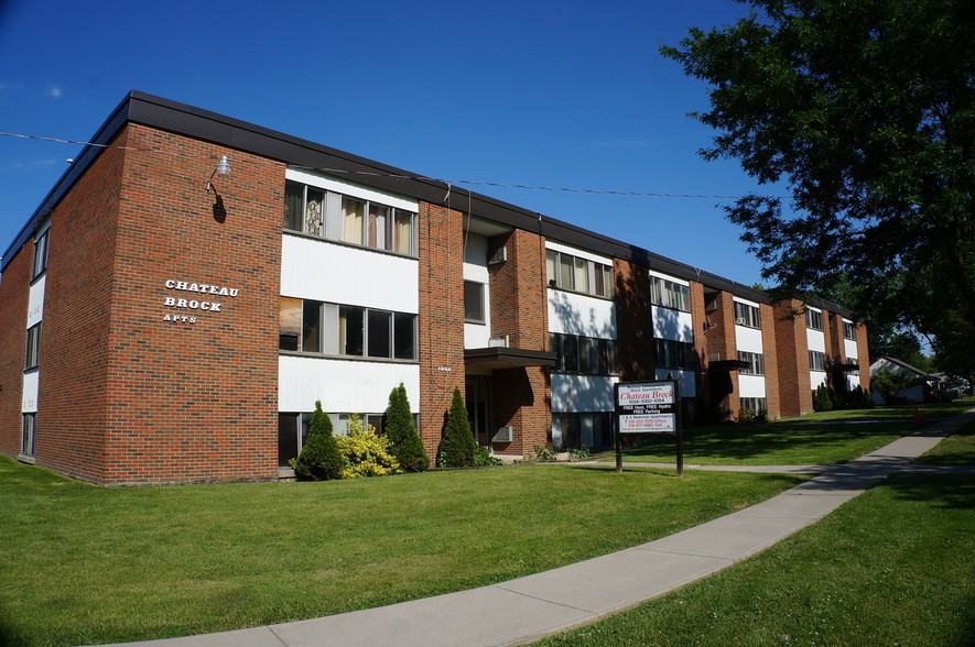 Brock Street Apartments 1054 Brock St, Windsor, ON N9C 2V2 Zumper