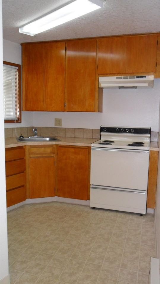 365 Madrona Ave Se #B8 - Photo 3 of 14