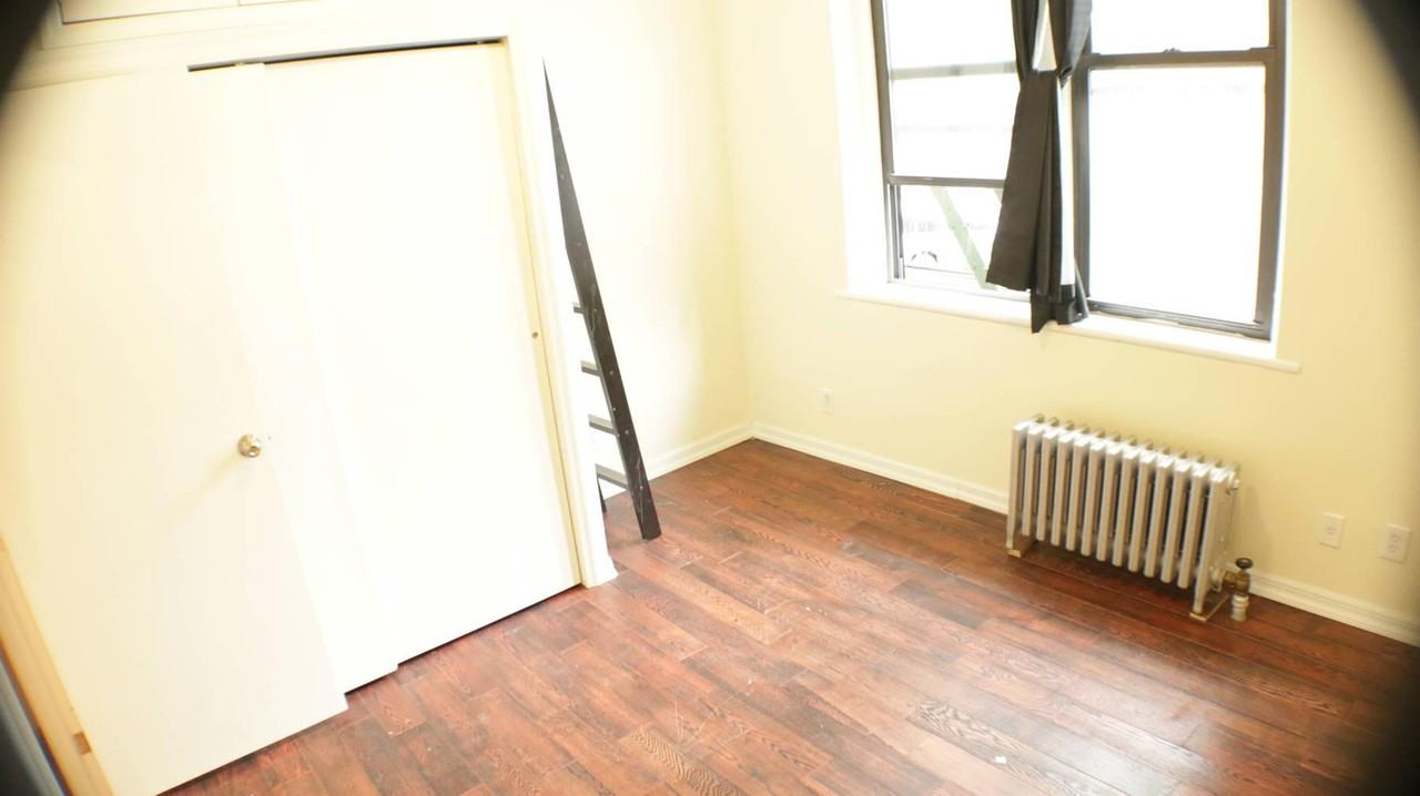 22 Mulberry St #2F - Photo 3 of 4