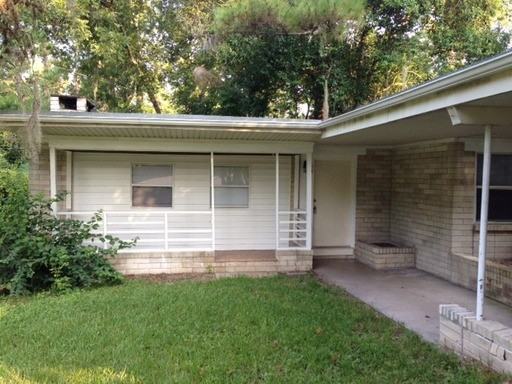 2 NW 29th St - Photo 3 of 26