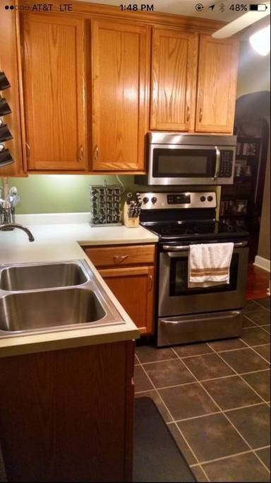 333 E Maitland Ln - Photo 2 of 10