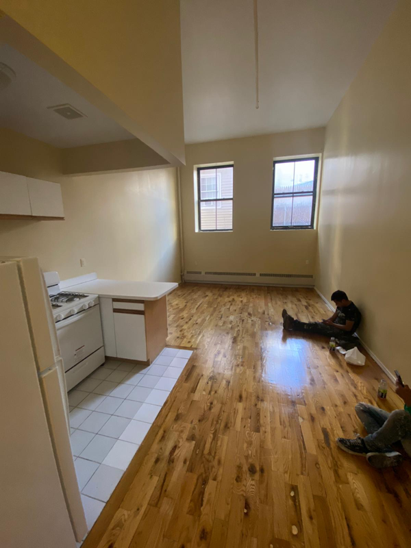 163 Mclean Ave - Photo 2 of 5