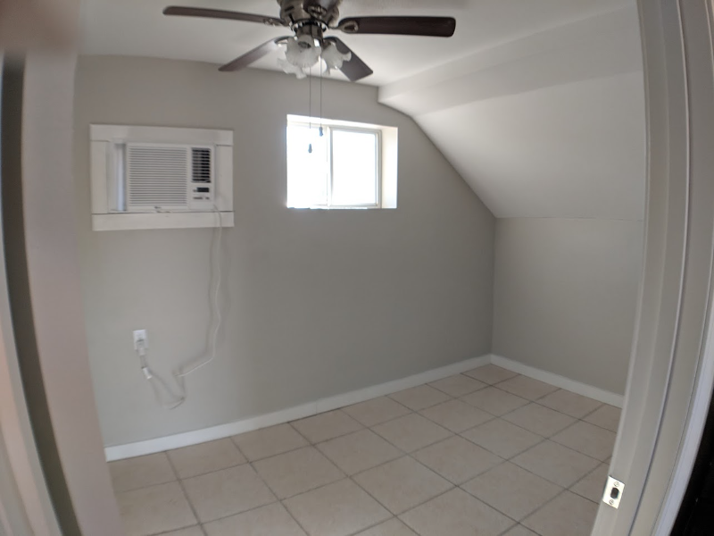 412 Magnolia Ave #5 - Photo 3 of 4