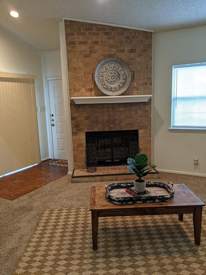 2501 Villa Ct - Photo 3 of 32