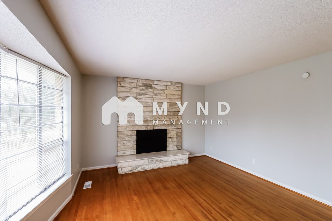 3504 Charles St - Photo 2 of 18