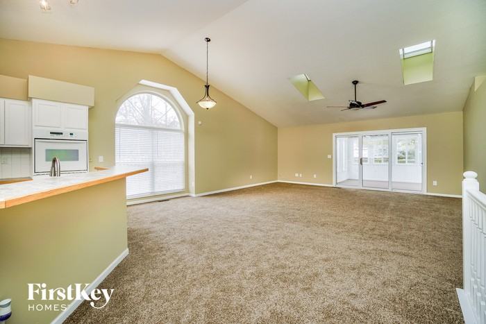 1550 Bush Hill Dr - Photo 2 of 15