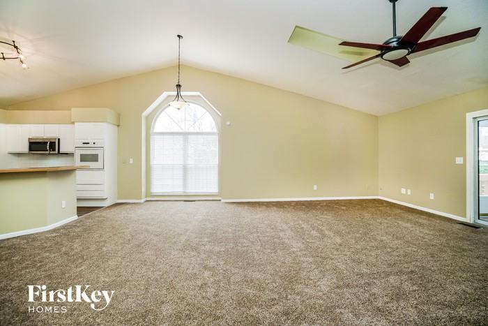 1550 Bush Hill Dr - Photo 3 of 15