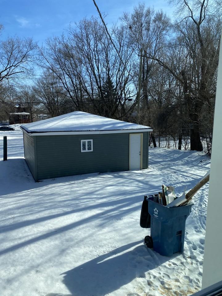 1525 Roosevelt St #1 - Photo 2 of 11