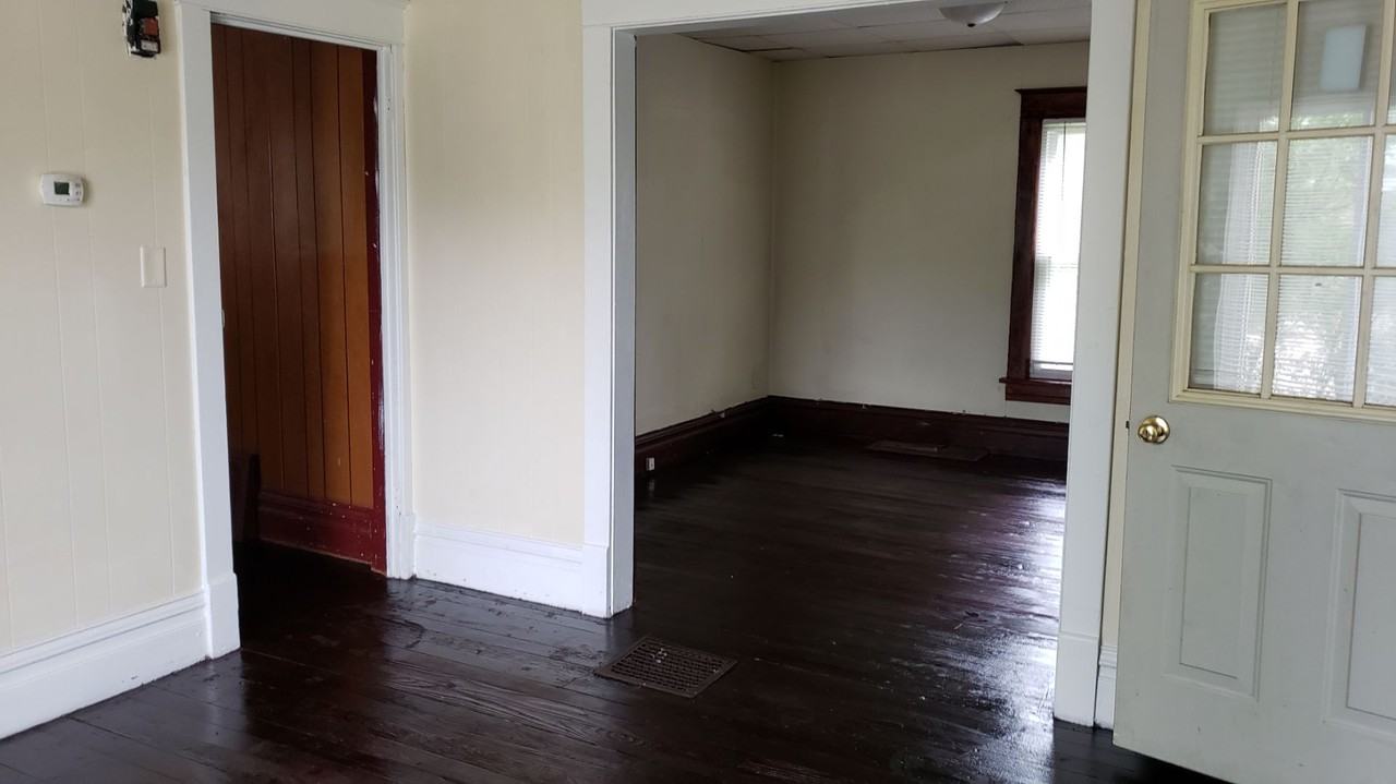 219 Jackson St - Photo 5 of 16
