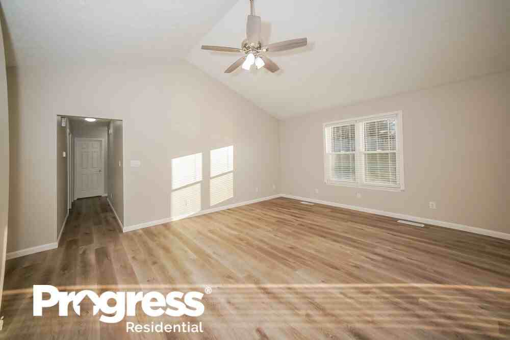 703 Willow Ct - Photo 3 of 16