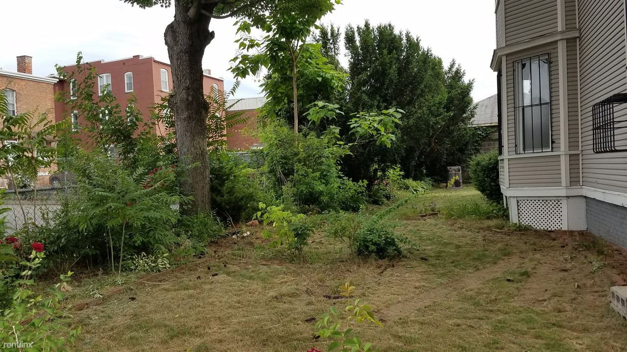 15 Ward St Apartments in Frog Hollow, Hartford, CT 06106 Zumper