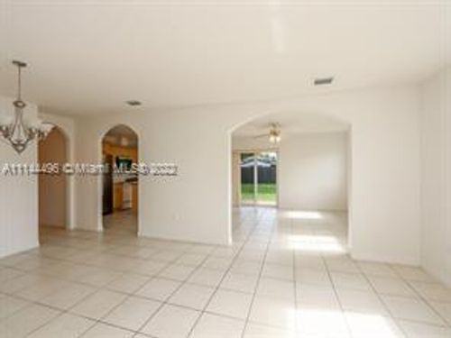 4145 Sw 84th Ct - Photo 3 of 8