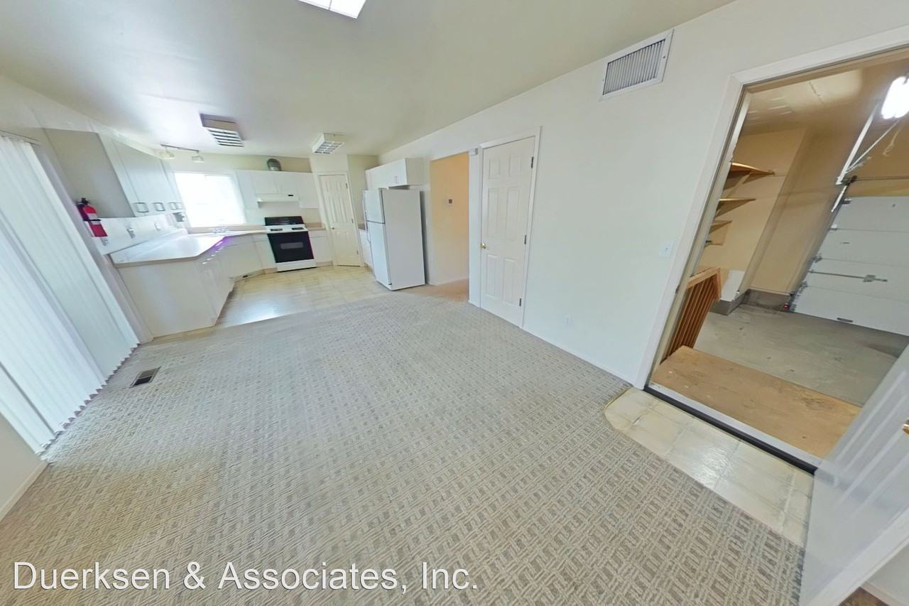 1203 Nw 26th St - Photo 2 of 9