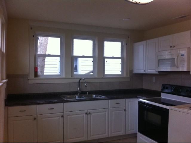 4833 Hampshire Ave - Photo 3 of 10