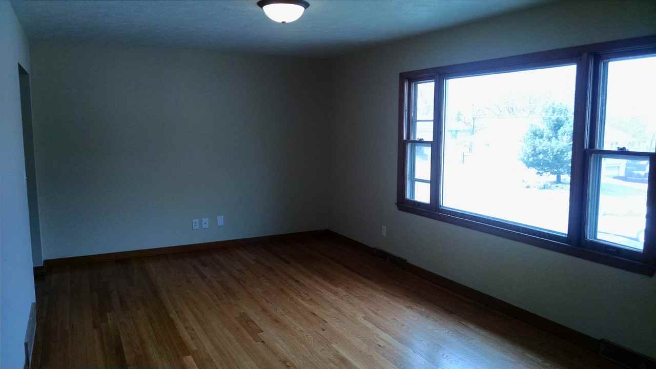 5613 Grand Avenue - Photo 2 of 10