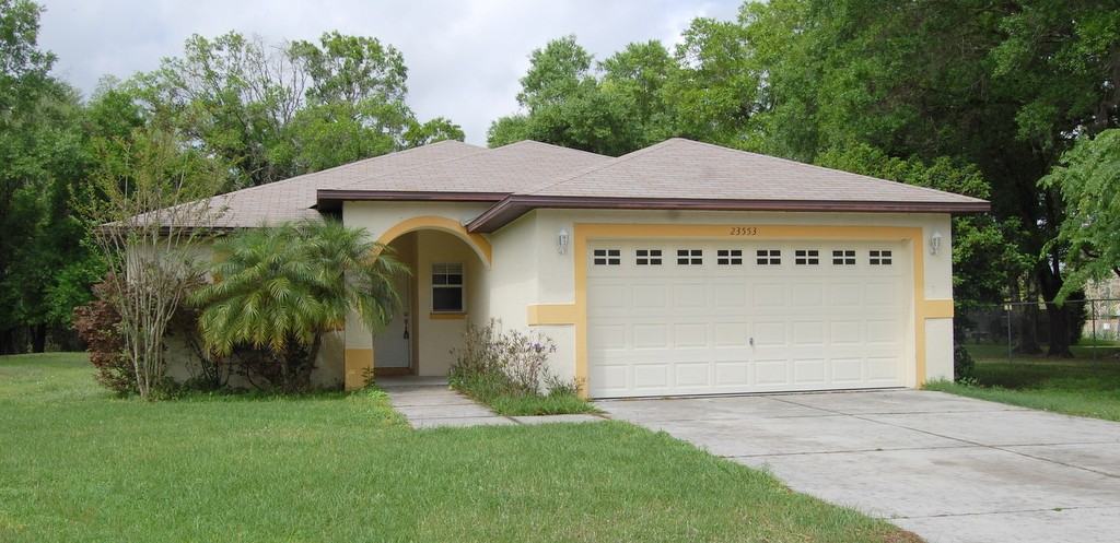 23553 Sierra Rd - Photo 2 of 16