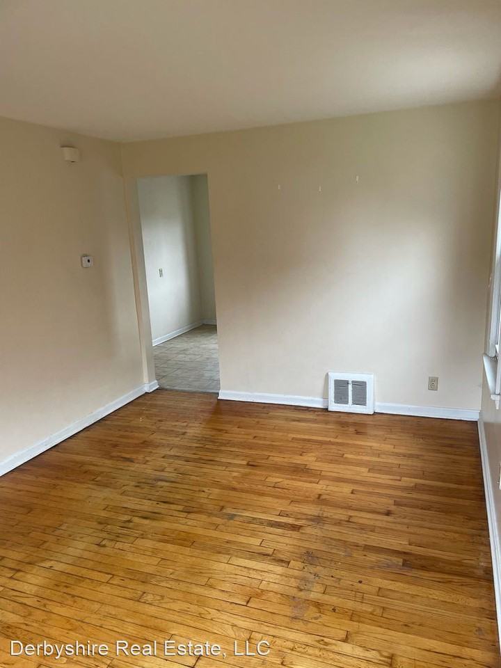21st Street NE - Photo 3 of 8
