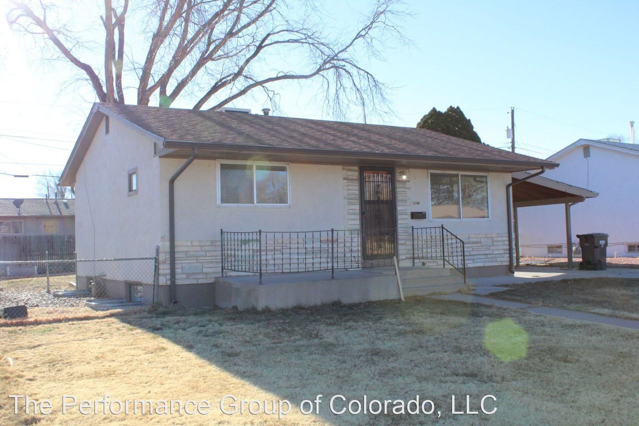 3206 Hollybrook Ln - Photo 2 of 26