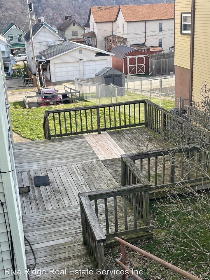 1204 Lower Meadow Ave - Photo 2 of 11
