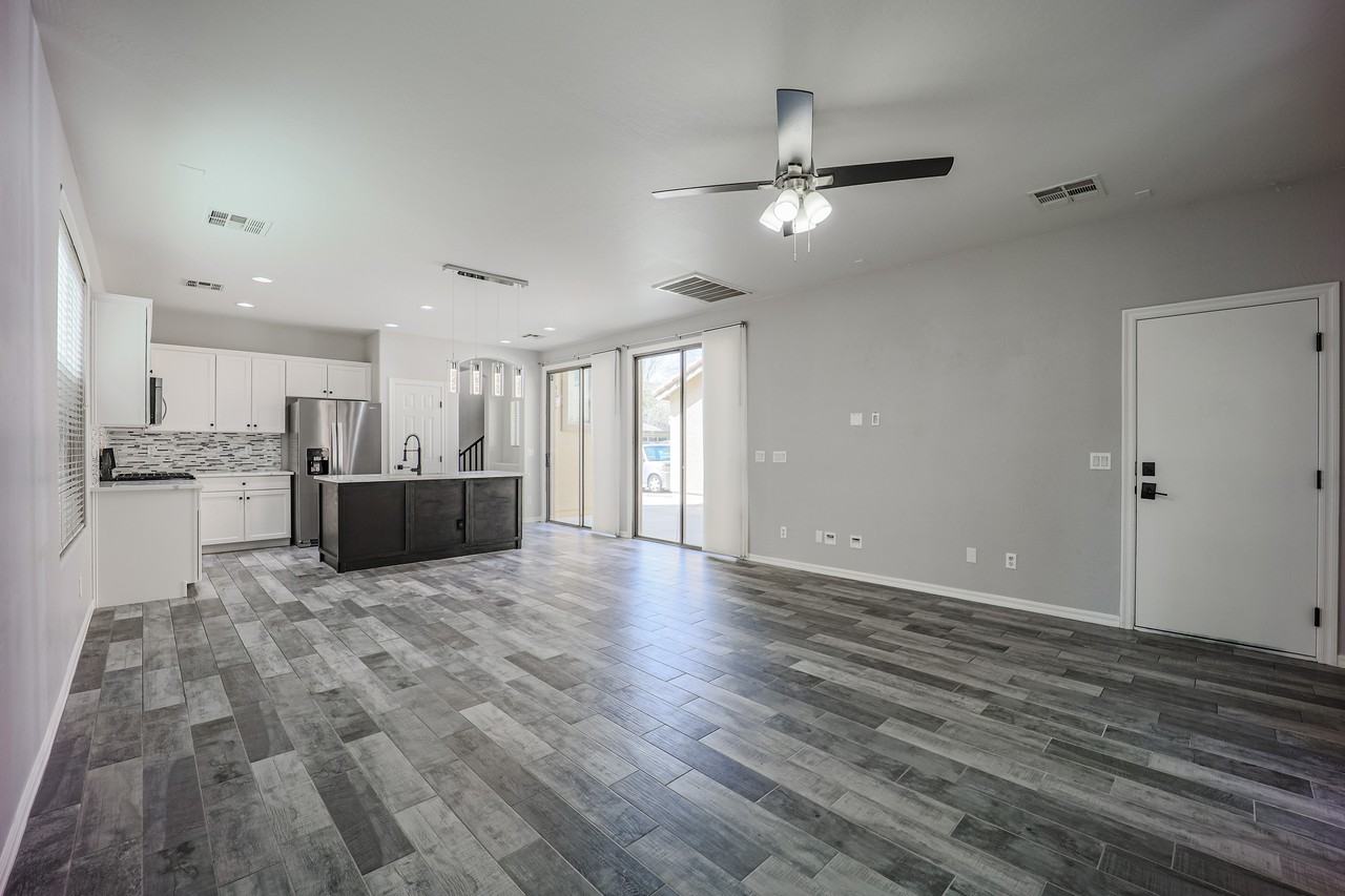 18830 E Swan Dr - Photo 5 of 41