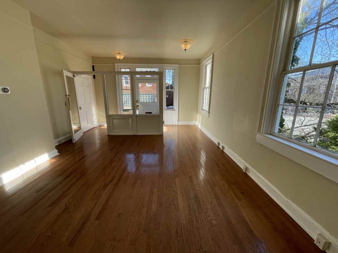 802 Princess Anne St - Photo 2 of 5