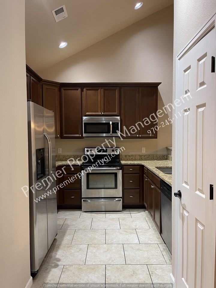 655 Copper Canyon Dr - Photo 2 of 17