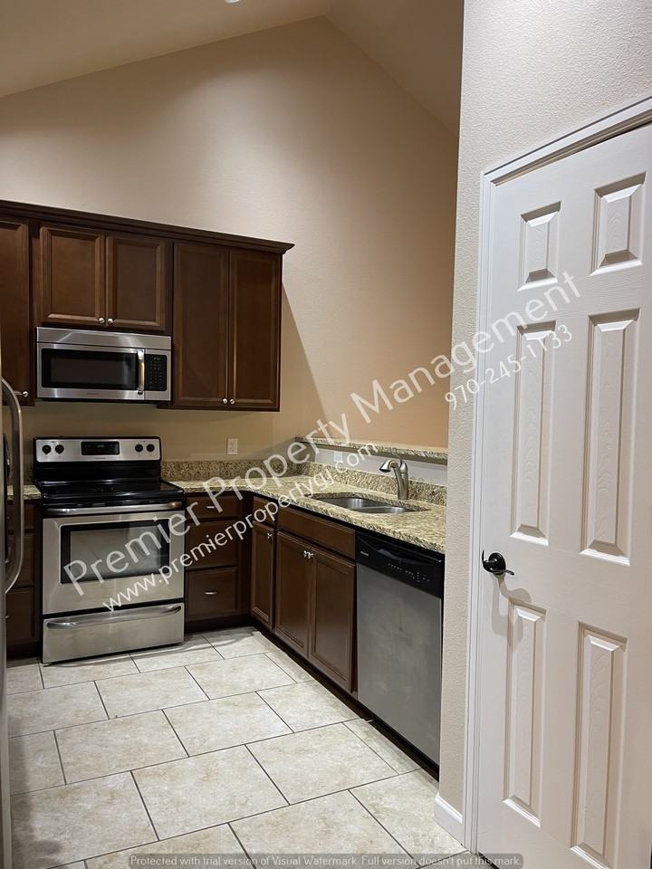 655 Copper Canyon Dr - Photo 4 of 17